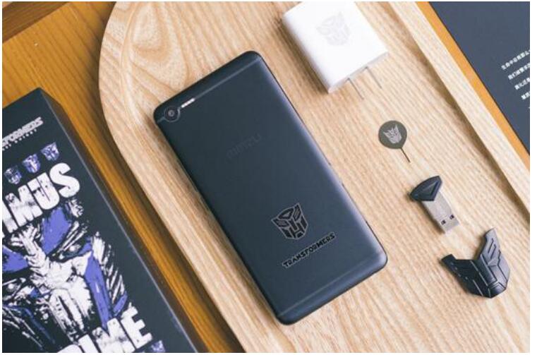 定制版手机盘点 魅蓝E2变形金刚版亮了