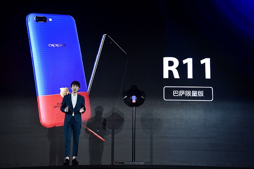 图3-OPPO+R11巴萨限量版设计师Ren解读产品设计和工艺.JPG
