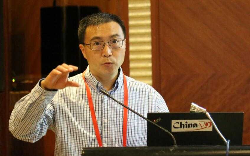 崔辰州在进行<a  data-cke-saved-href=http://skynews.china-vo.org/ href=http://skynews.china-vo.org/ _fcksavedurl=http://skynews.china-vo.org/ target=_blank class=infotextkey>天文</a>科普演讲